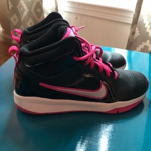 Girls Nike basketball sneakers 3Y